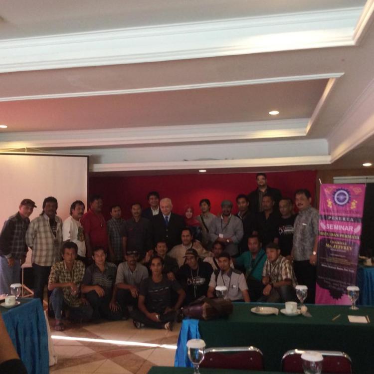 Team IGL dan Komunitas Gemstone Tegal, seminar di Hotel Karlita Tegal Tahun 2015